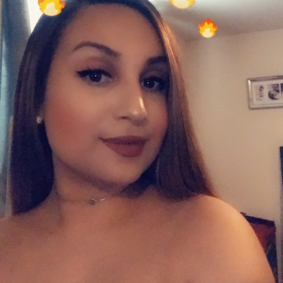 Meet your Posher, Erika - Picture 2 of 4